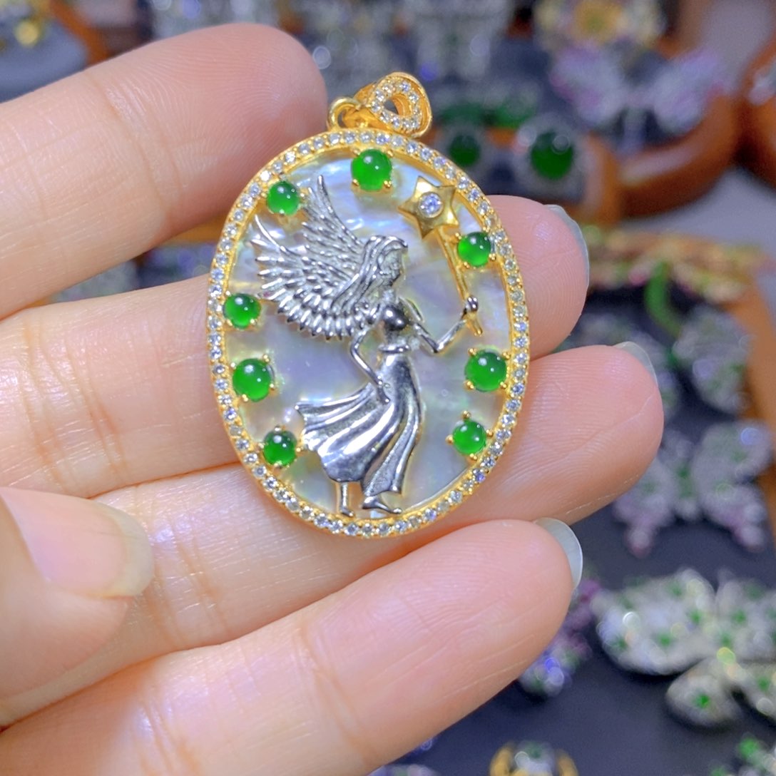 翡翠颈饰银S925镶嵌天然翡翠