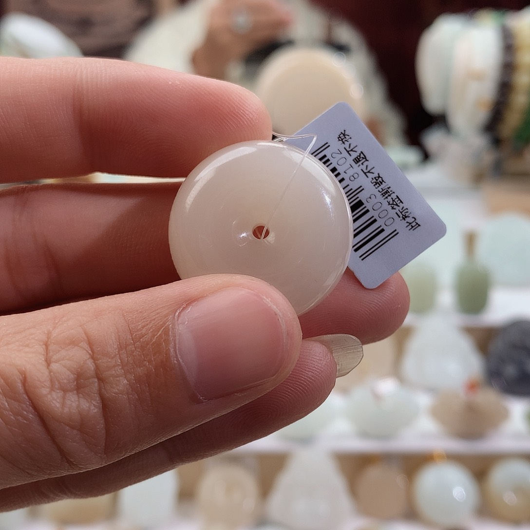 和田玉颈饰未镶嵌青*