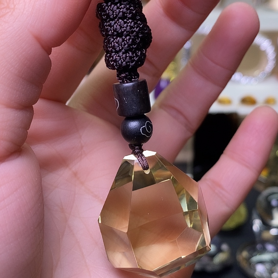 吊坠(赠链)未镶嵌水晶