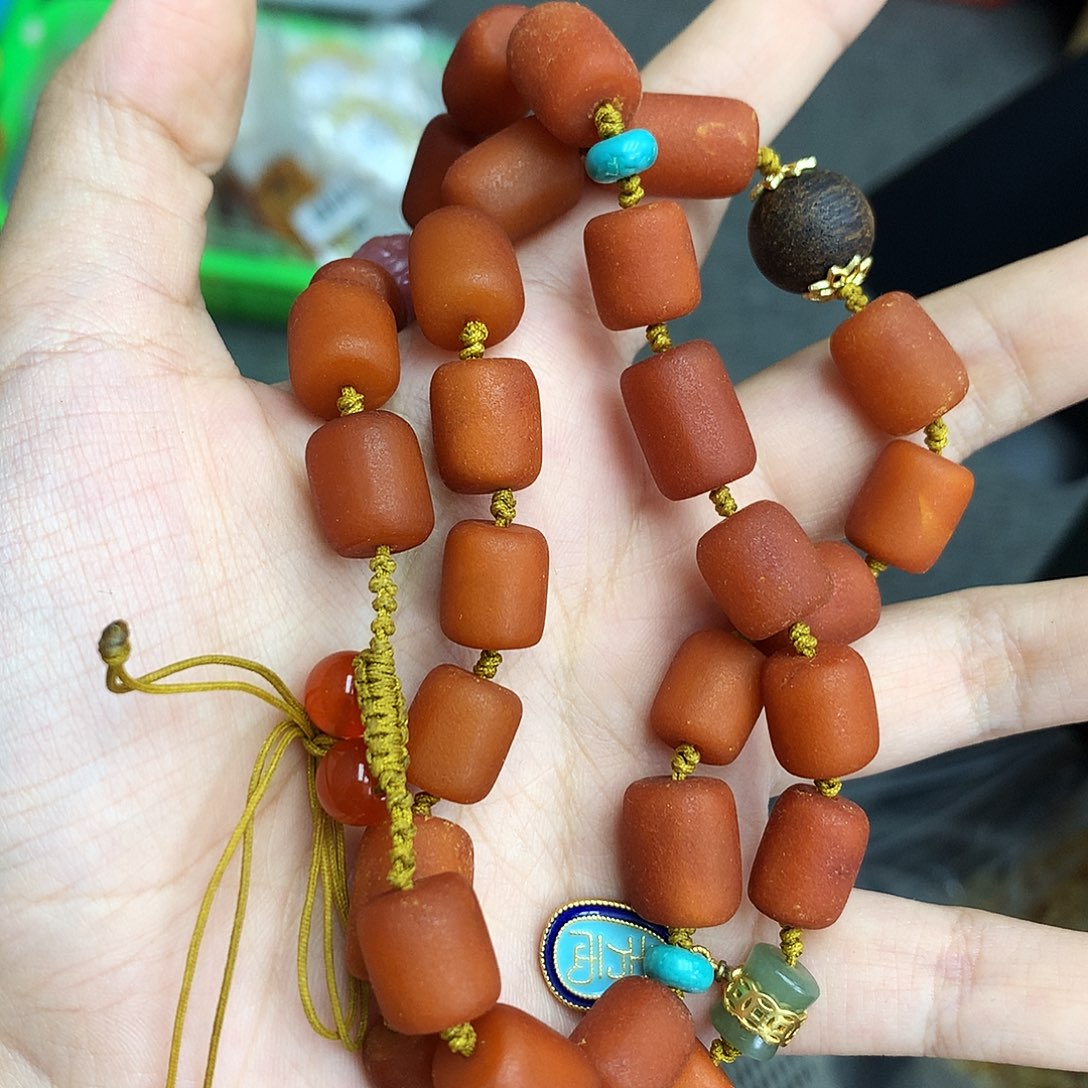 未镶嵌琥珀珠宝奇石