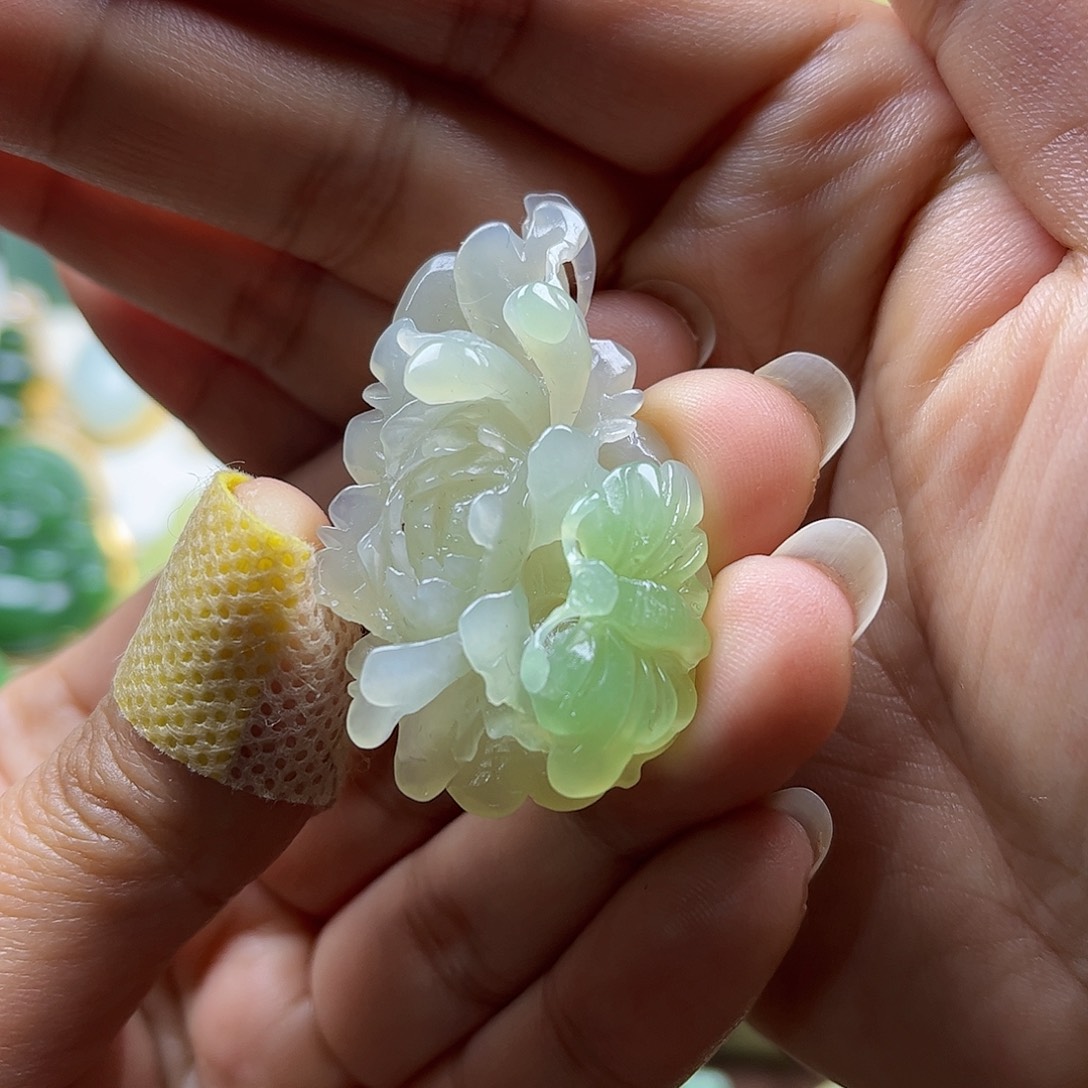 和田玉吊坠未镶嵌