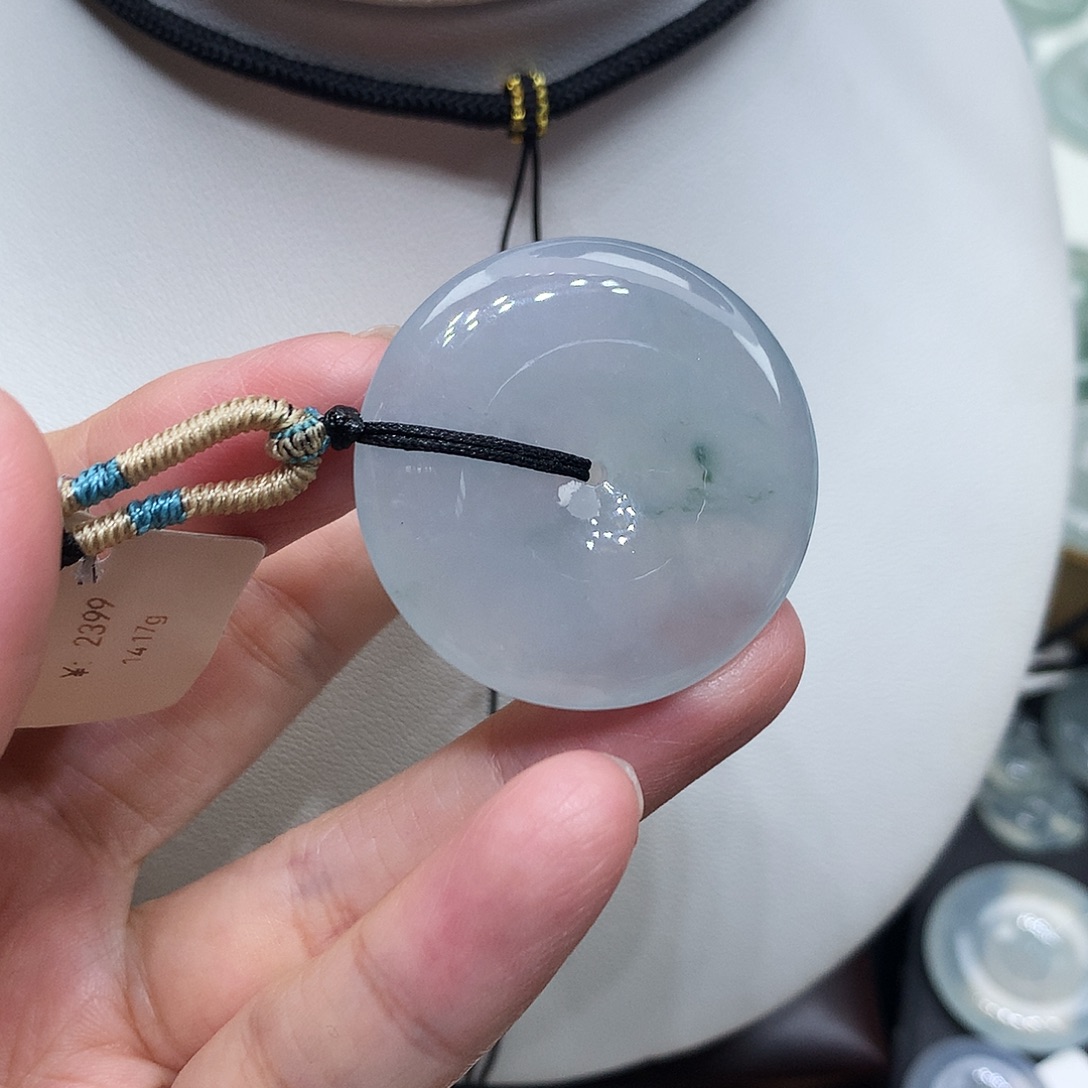 翡翠未镶嵌颈饰编号26，32.4/5.3