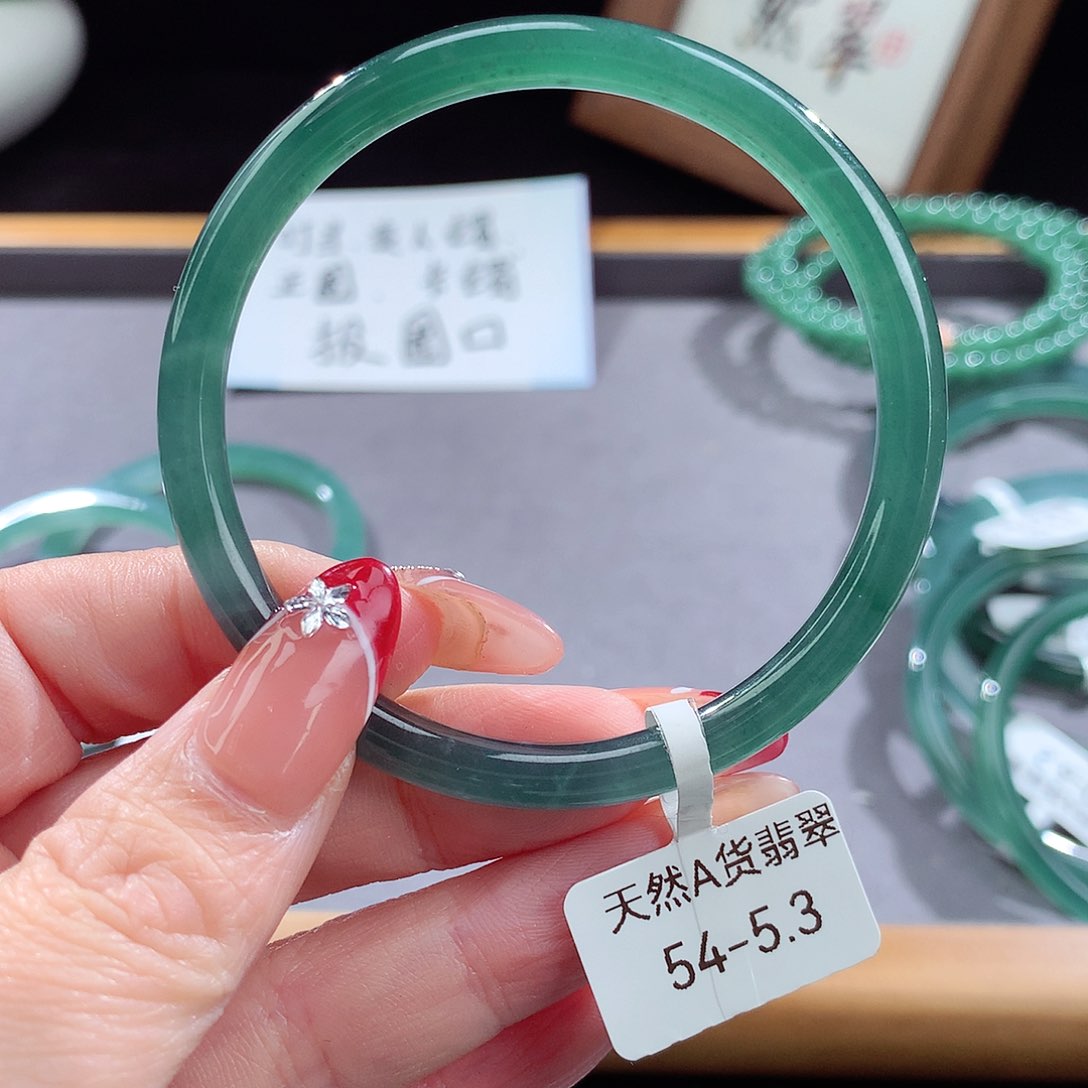 翡翠手镯（圆镯）未镶嵌
