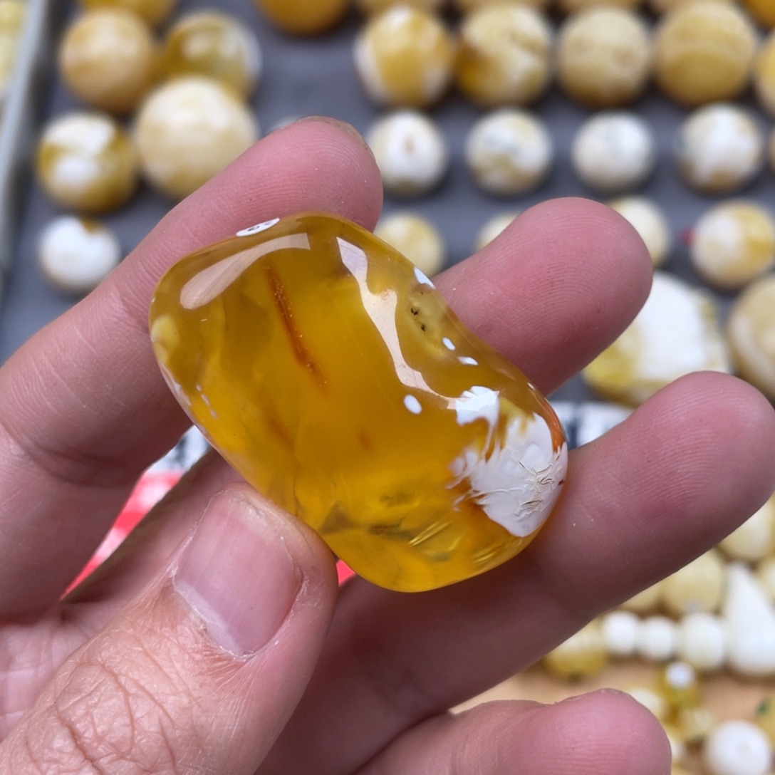 蜜蜡珠宝奇石未镶嵌