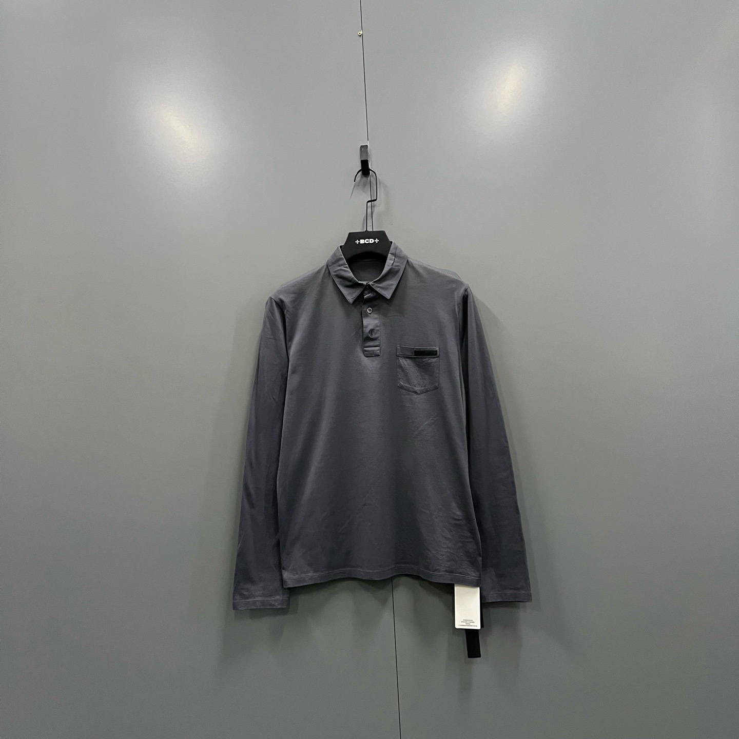 95新 Prada/普拉达 jp905 206197 黑色三角标卫衣 L码