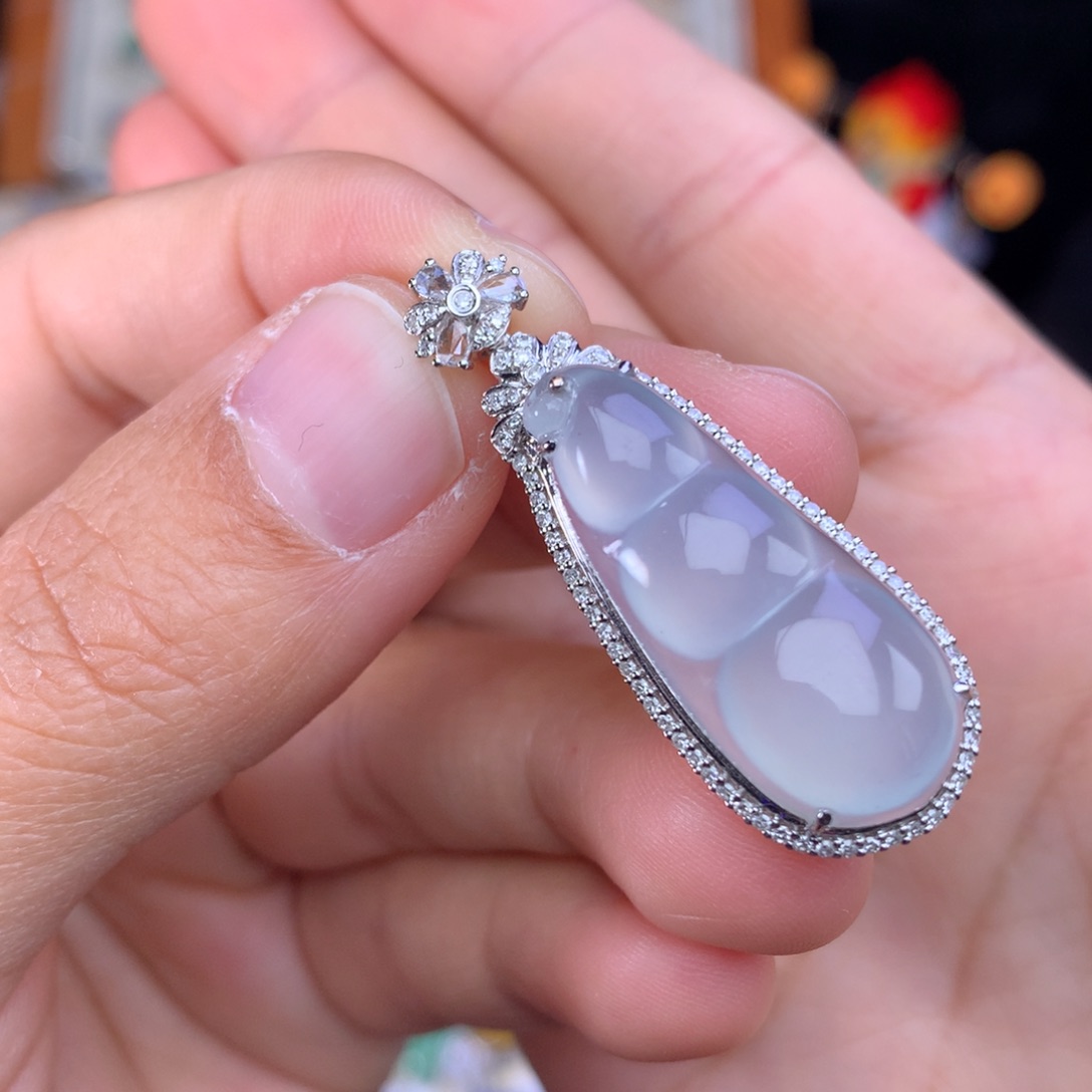 翡翠吊坠(不含链)18K金镶嵌