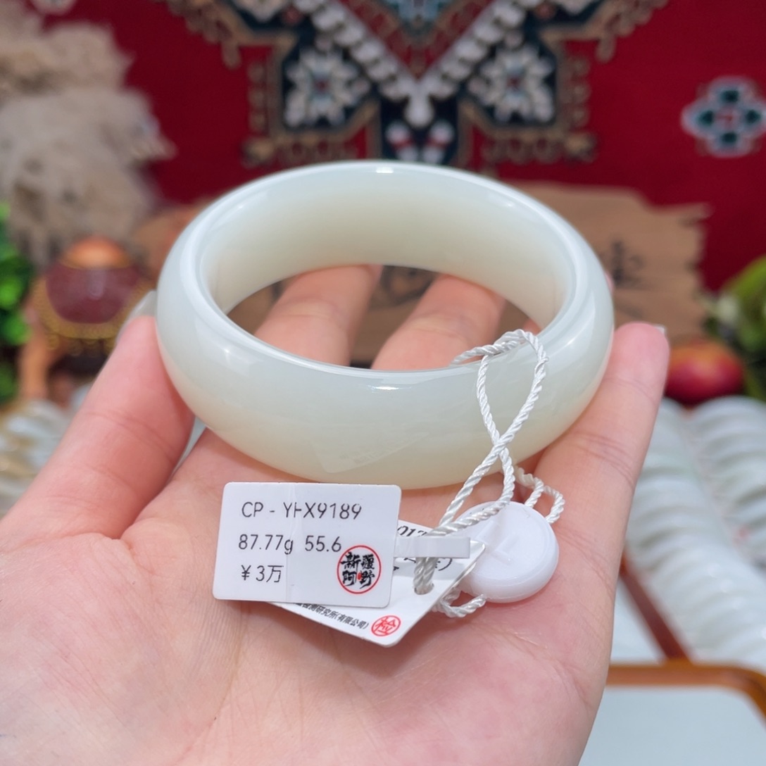 未镶嵌手镯和田玉上等和田玉手镯