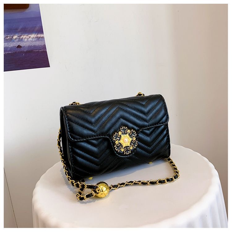 菱格女包磁吸扣包小方包百搭女包经典时尚轻奢面膜香水精华包