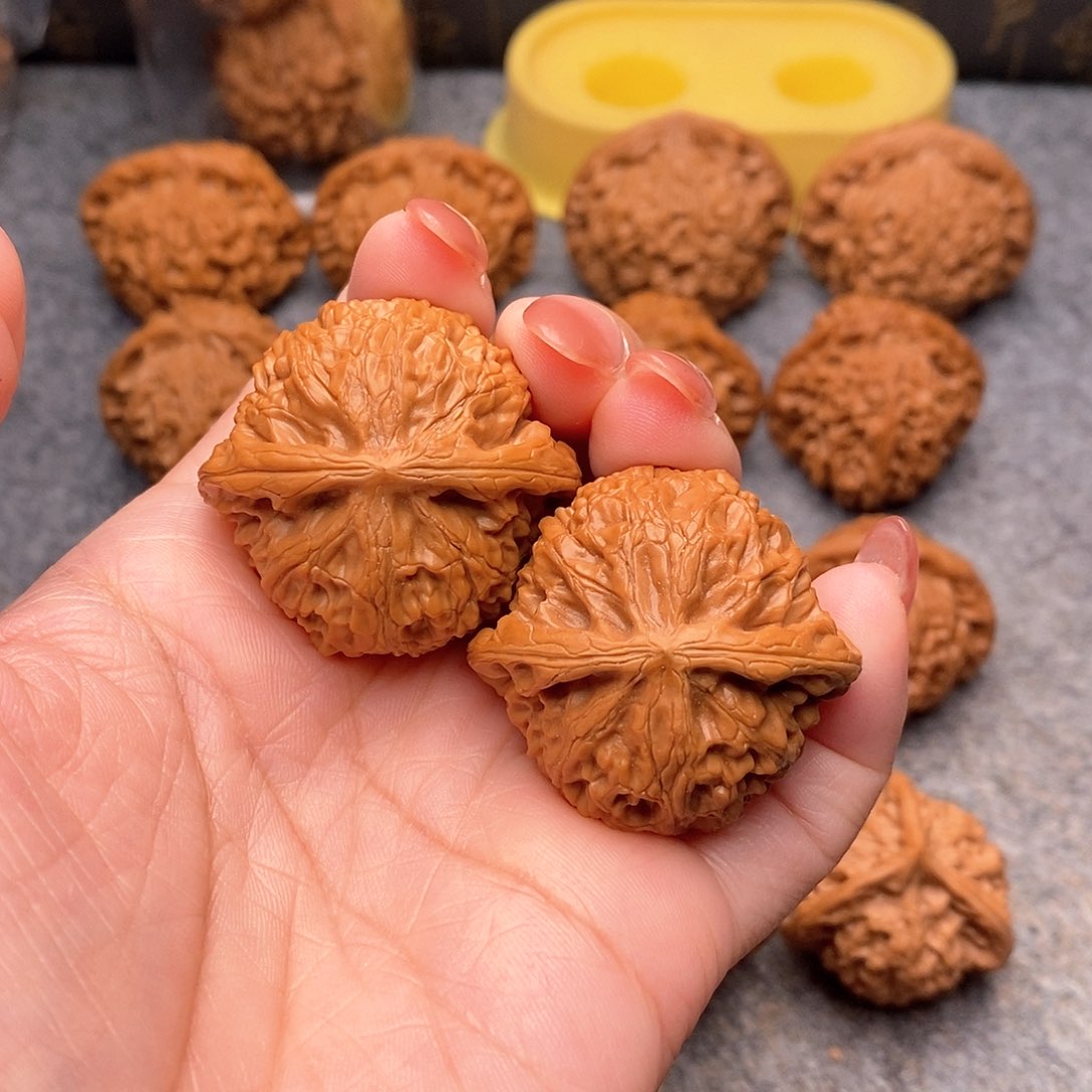 文玩核桃把件精品特价宫灯39