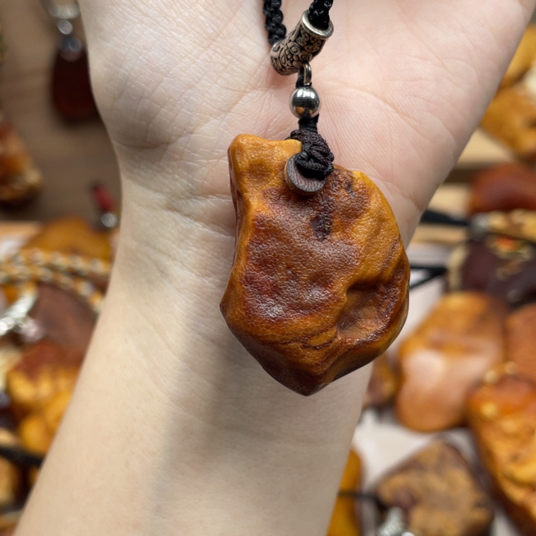 琥珀未镶嵌珠宝奇石