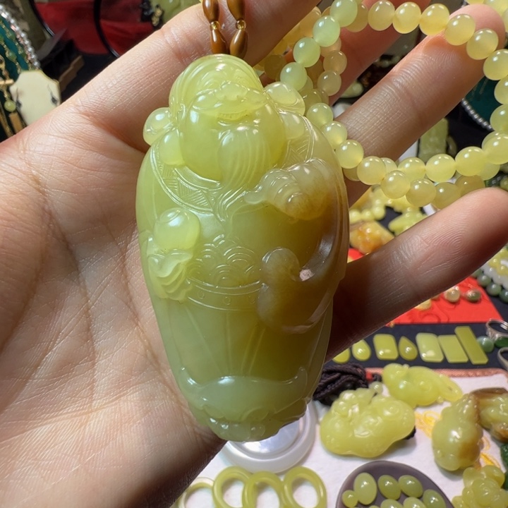 和田玉（黄玉）颈饰未镶嵌