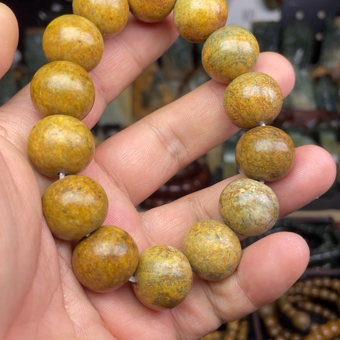 岫岩河磨玉（透闪石质玉）未镶嵌颈饰卡18