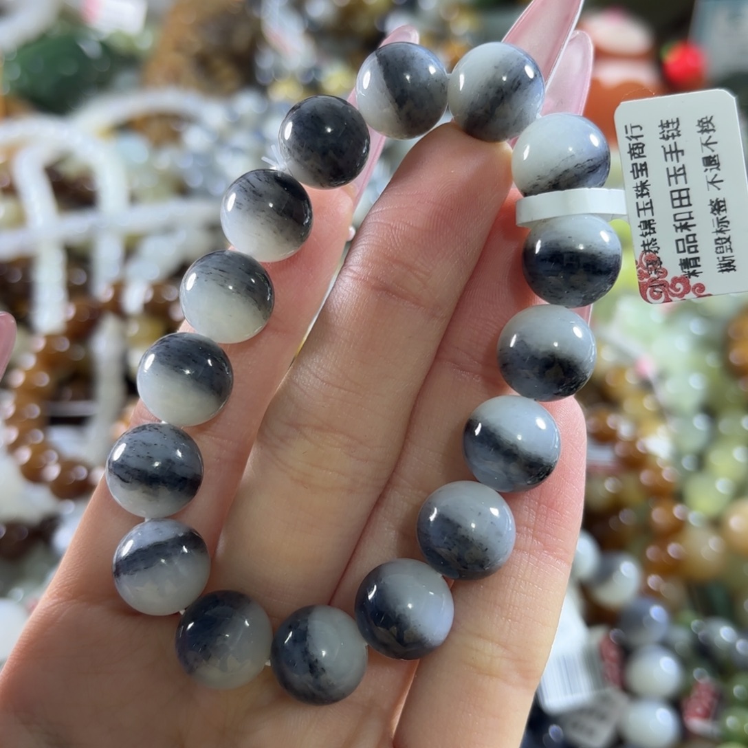 D***哥和田玉未镶嵌手链拍10发1。