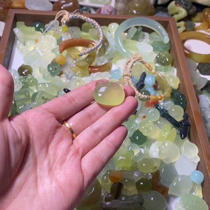 蛇纹石玉合金颈饰