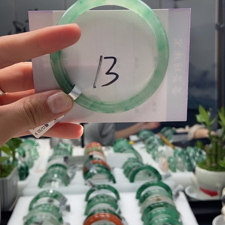 石英质玉手镯未镶嵌天然A货非洲翠手镯