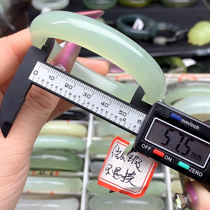 蛇纹石玉手镯未镶嵌941