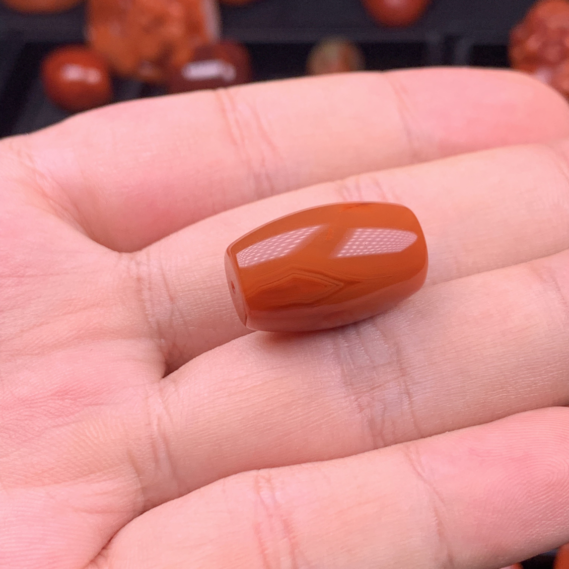 南红川料原矿高品柿子红桶珠13.8mm