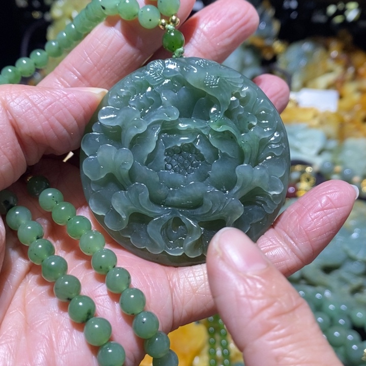 和田玉（碧玉）颈饰未镶嵌