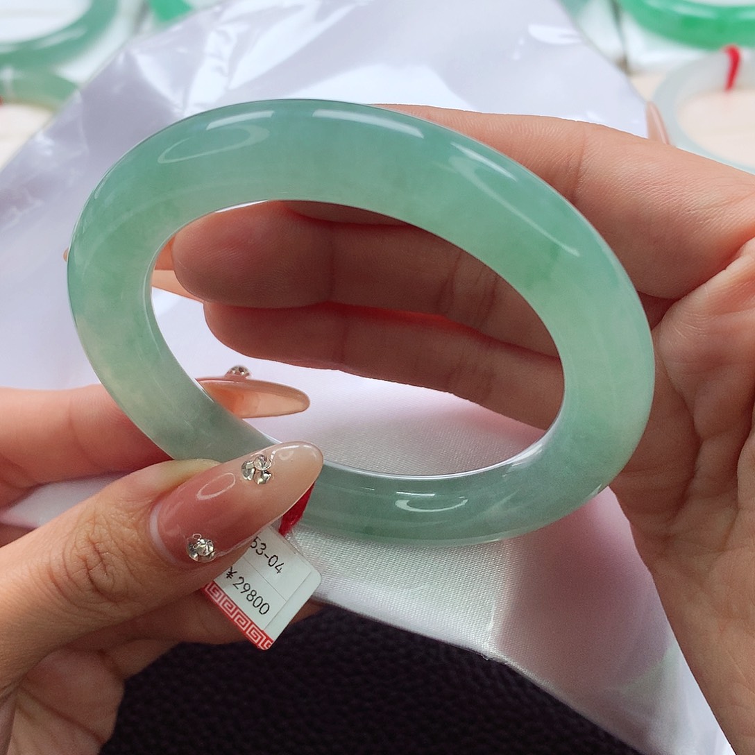 翡翠手镯未镶嵌55.56.57冰绿胖圆 小万热卖选择