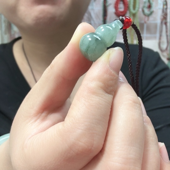 石英质玉未镶嵌颈饰