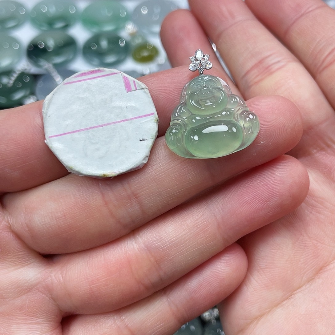 翡翠18K金镶嵌颈饰