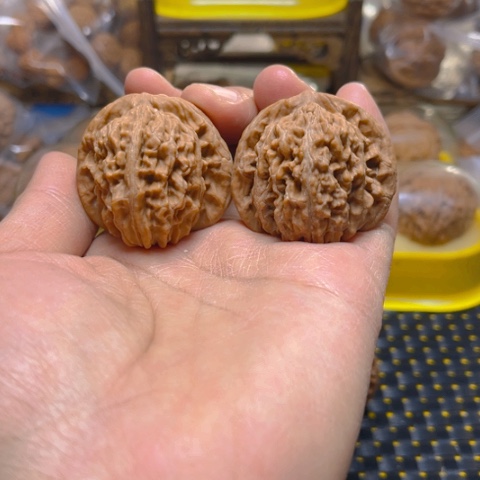 文玩核桃吊坠四座
