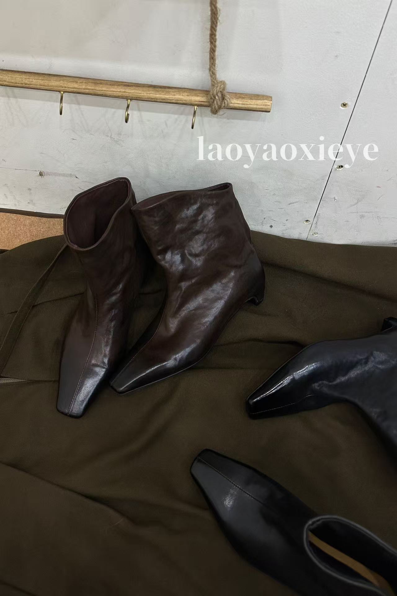 水洗马皮 女士尖头 短靴 矮跟 气质简约大气百搭女士 