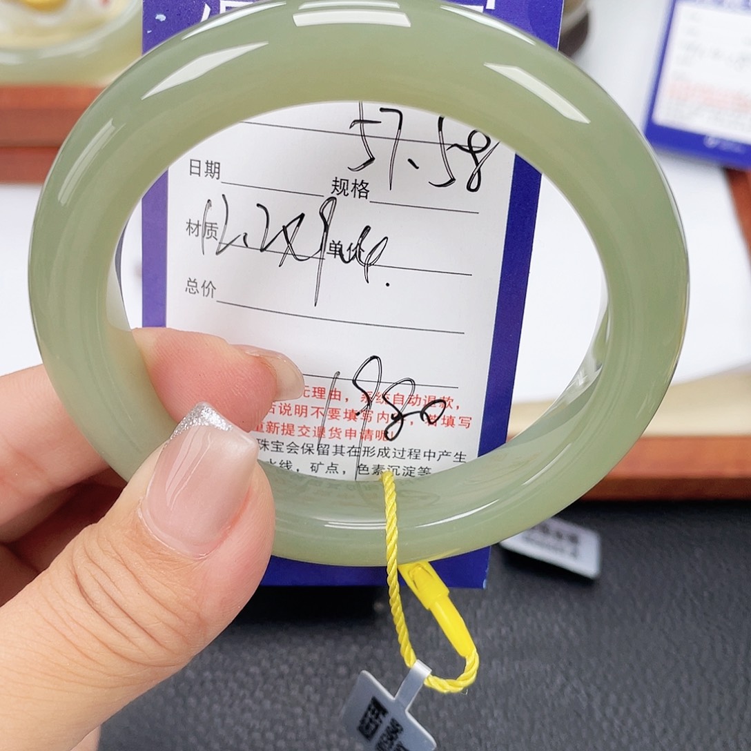 和田玉未镶嵌手镯