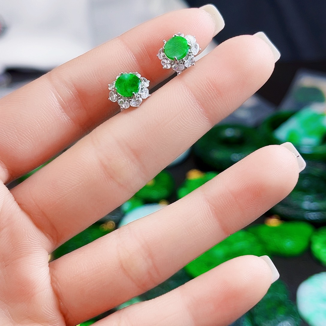 颈饰银S925镶嵌翡翠多样性