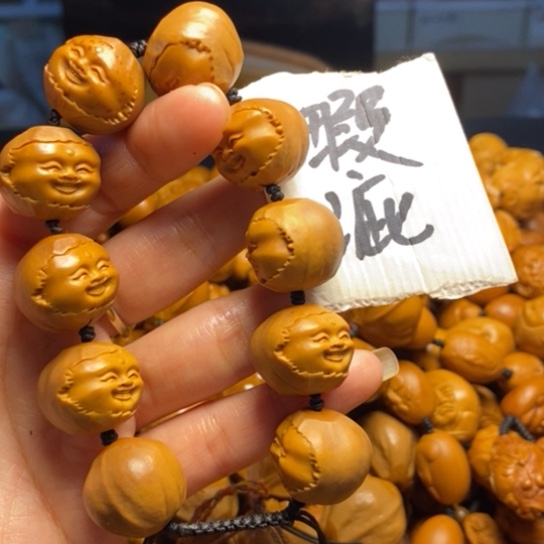 橄榄核吊坠微上色