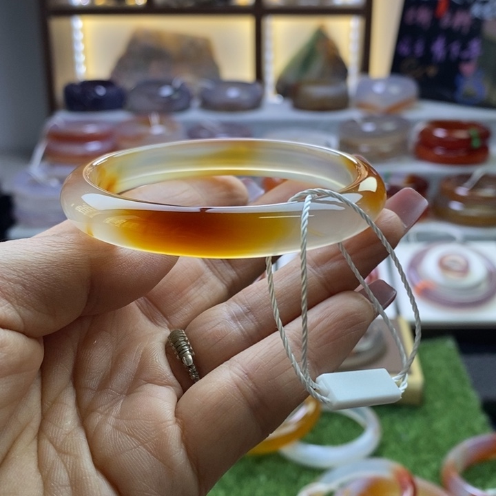 手镯玛瑙/玉髓未镶嵌依*