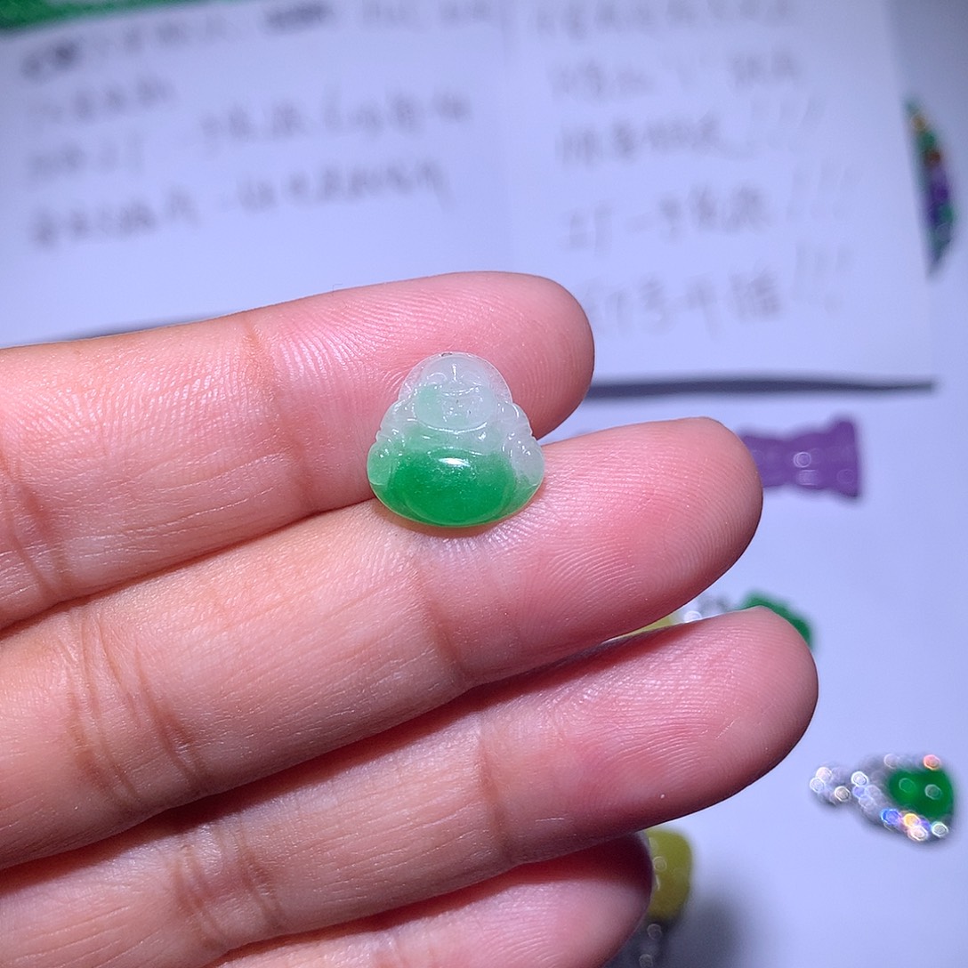 翡翠未镶嵌颈饰03
