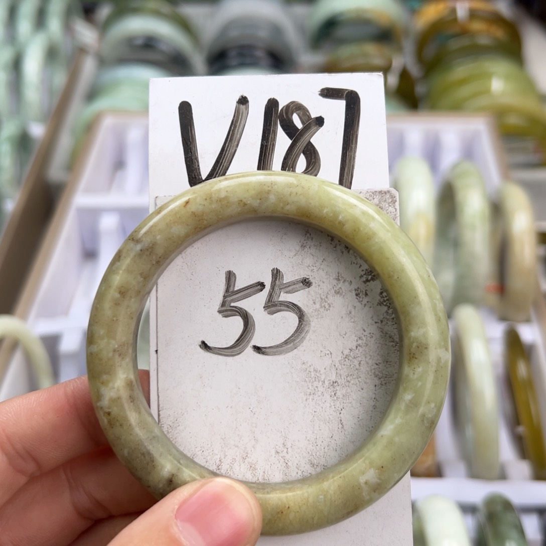 岫玉手镯未镶嵌天然岫玉微瑕