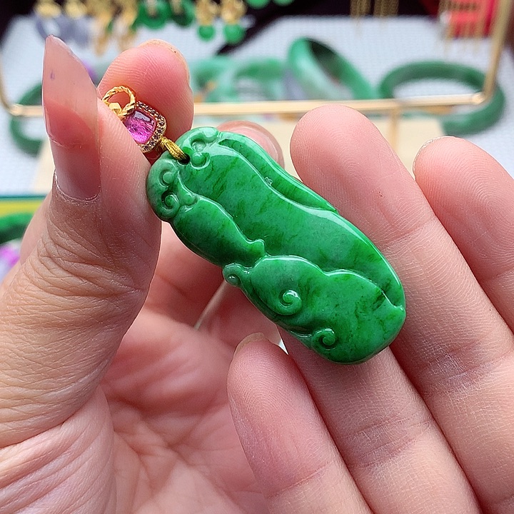 翡翠颈饰银S925镶嵌翡翠