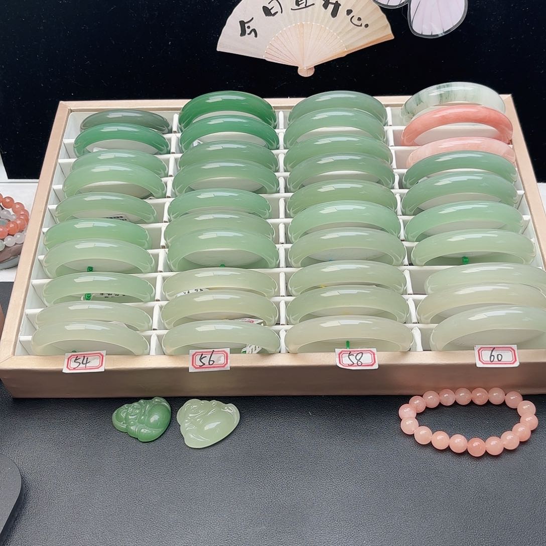 石英质玉未镶嵌手镯