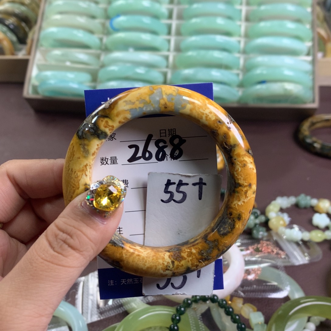 蛇纹石玉手镯未镶嵌2688