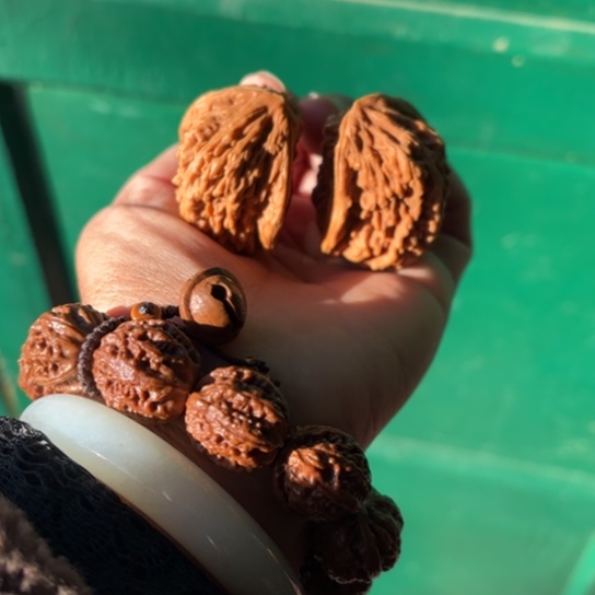 木质野生麻核桃手