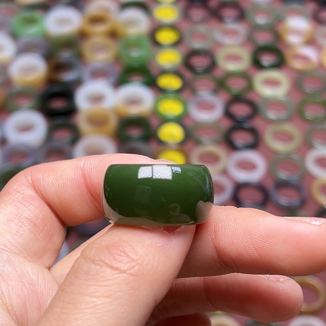 和田玉戒指未镶嵌16.4 无皮辣菠菜