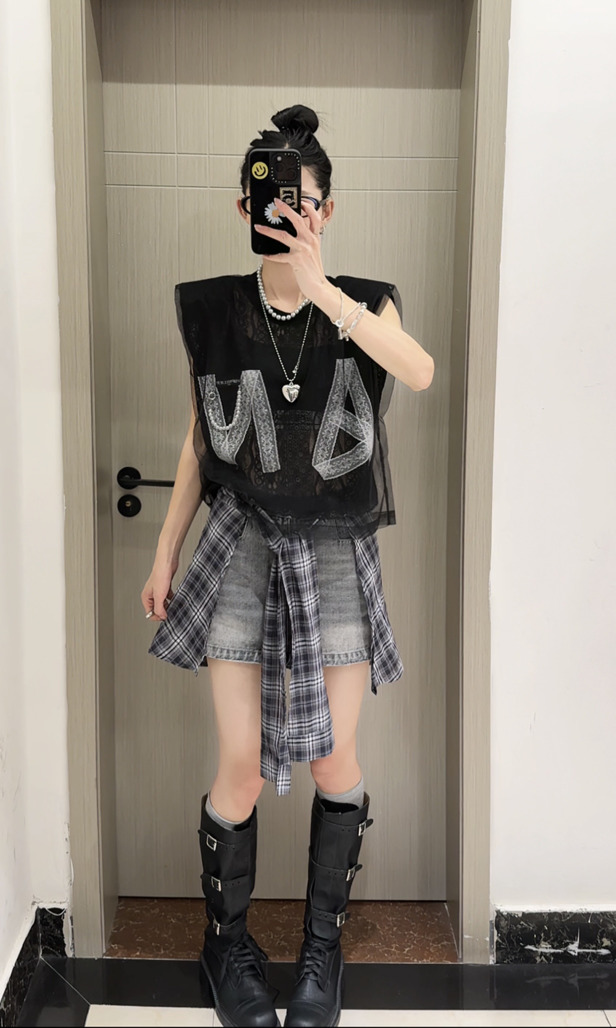 【SSOUHAN】重工蕾丝钩花网纱字母无袖T恤时尚设计百搭