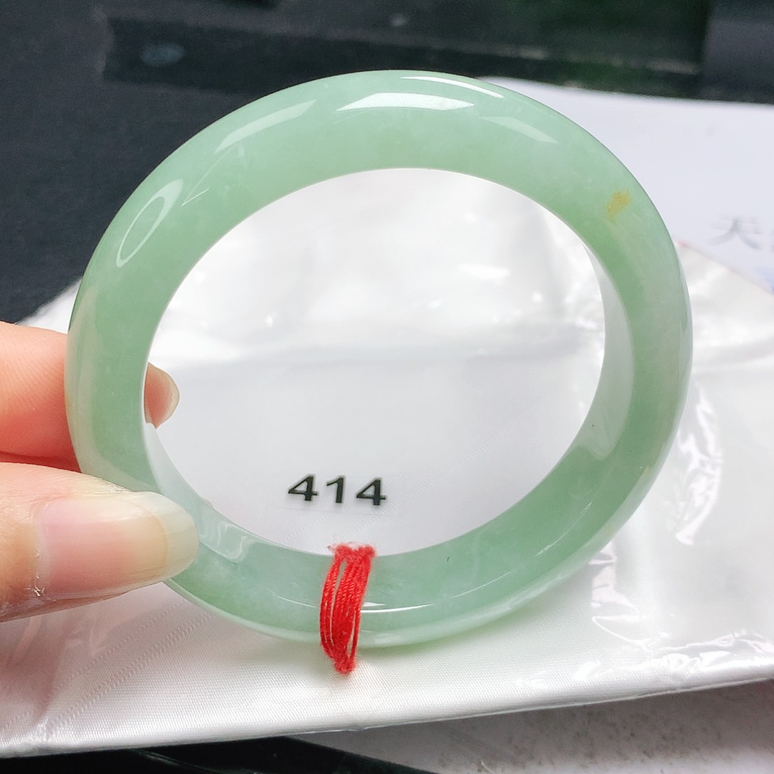 翡翠手镯未镶嵌正