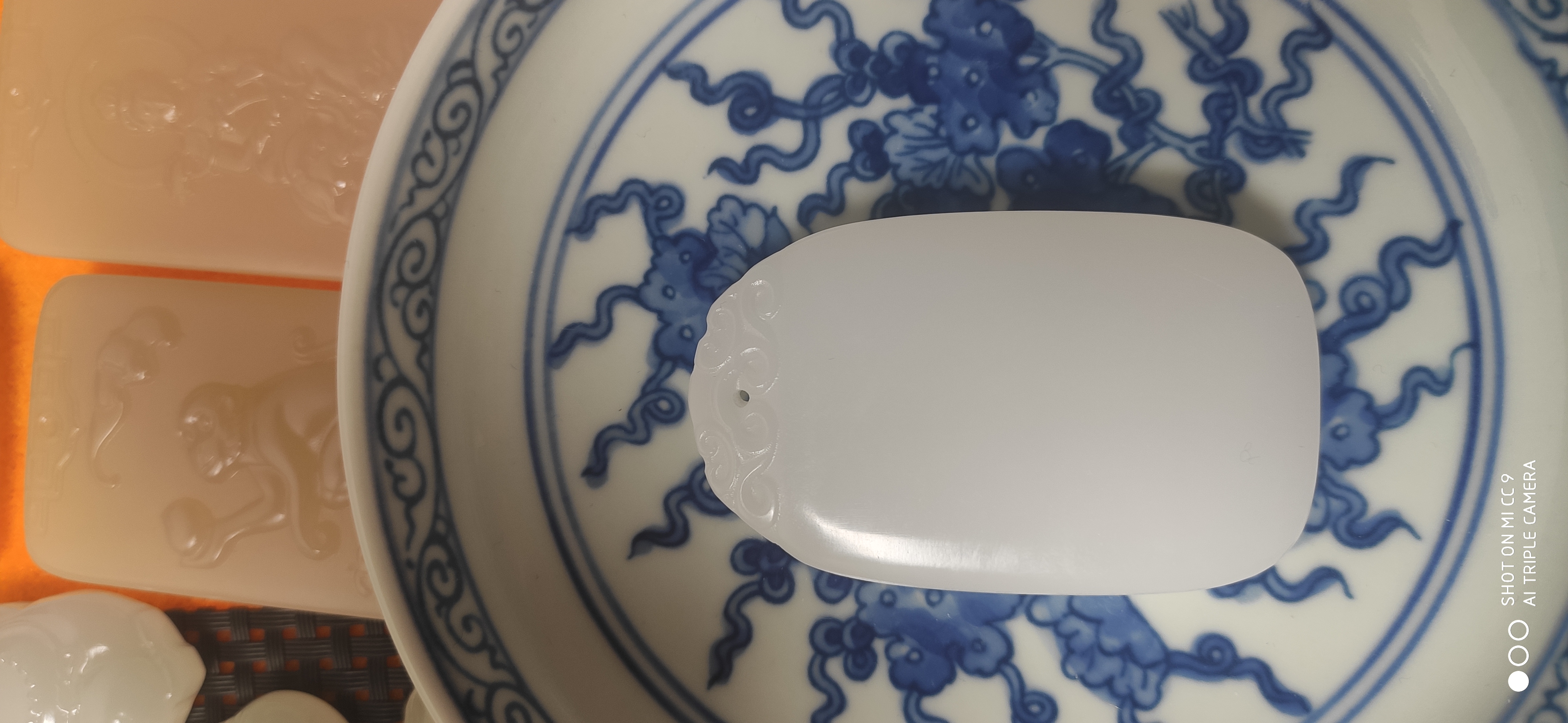 新号开播瓷盘一个