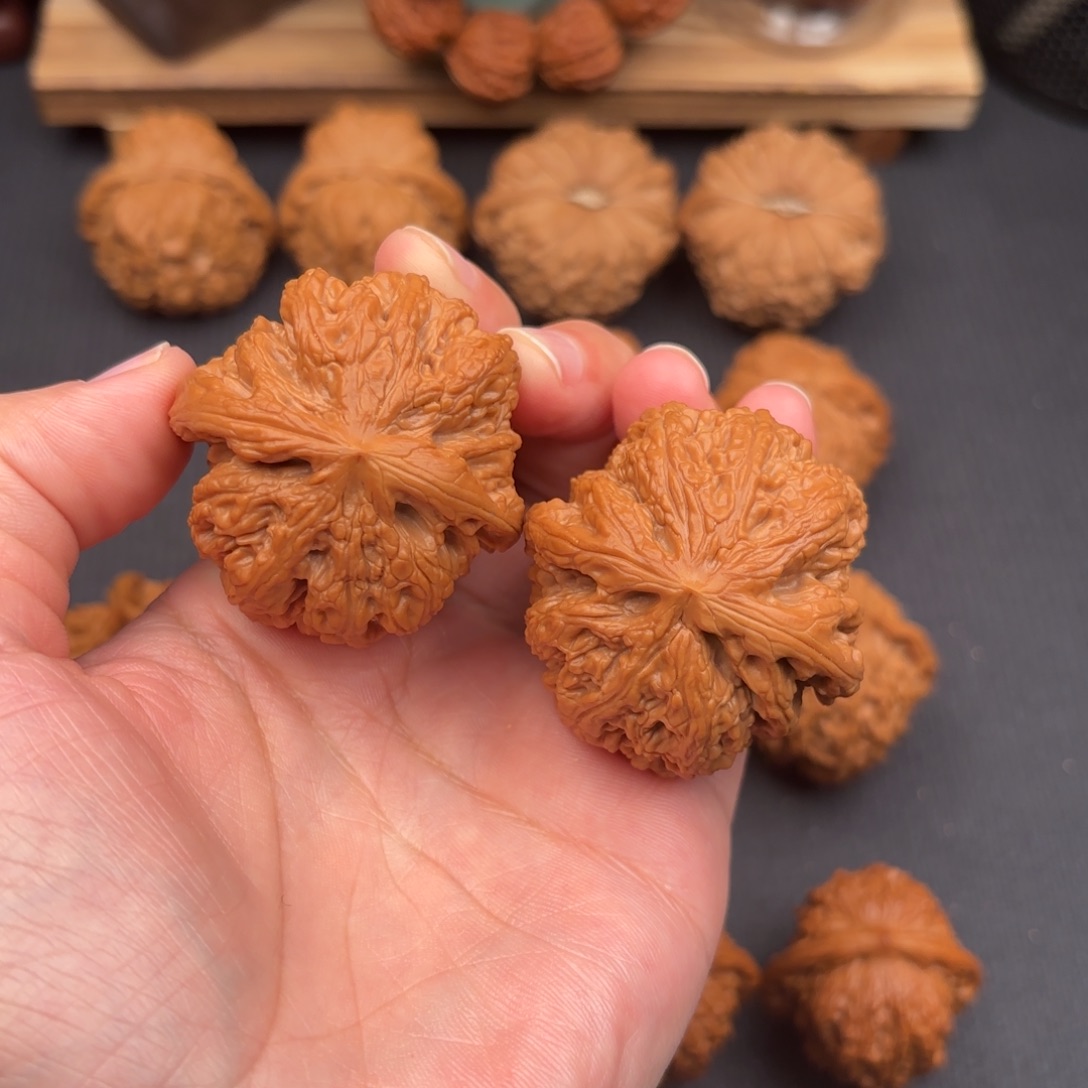 文玩核桃把件粗筋43