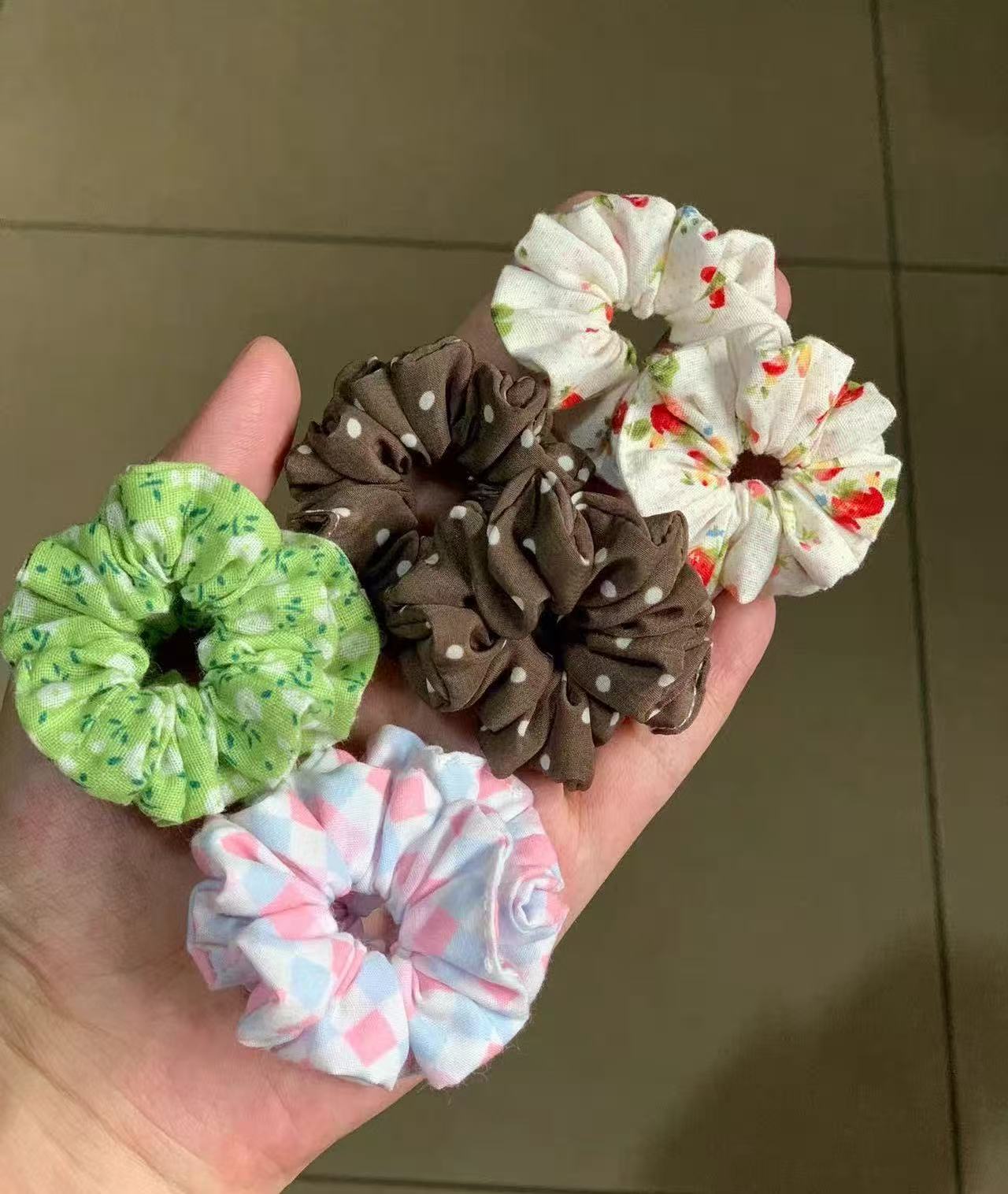 随机丝带一条