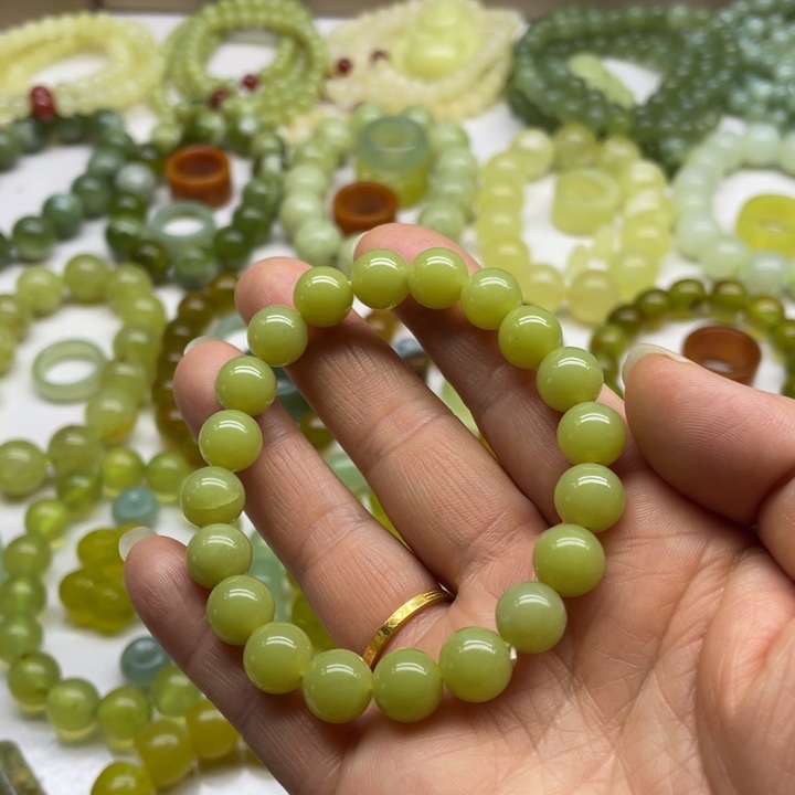 蛇纹石玉手串未镶嵌