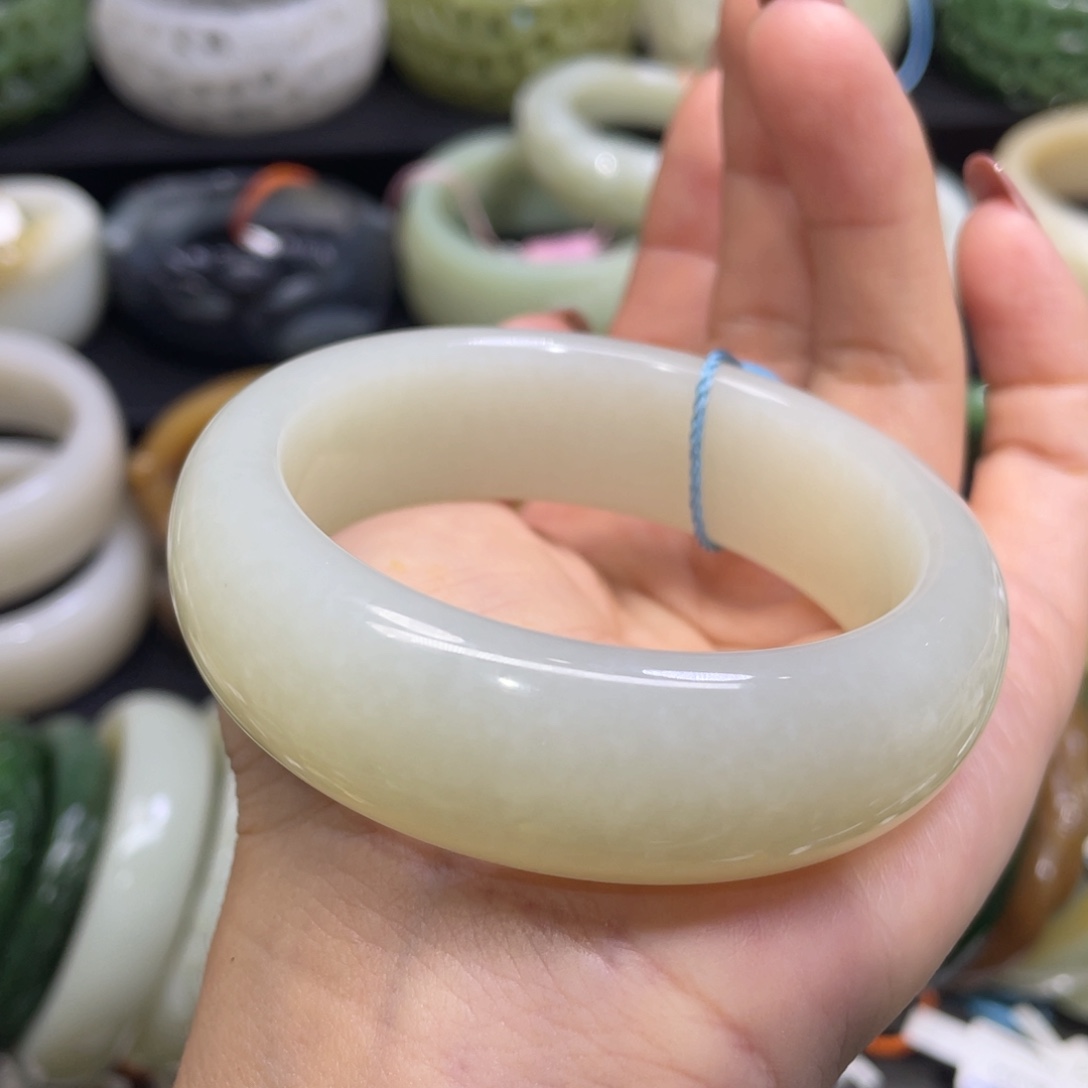 和田玉手镯未镶嵌73