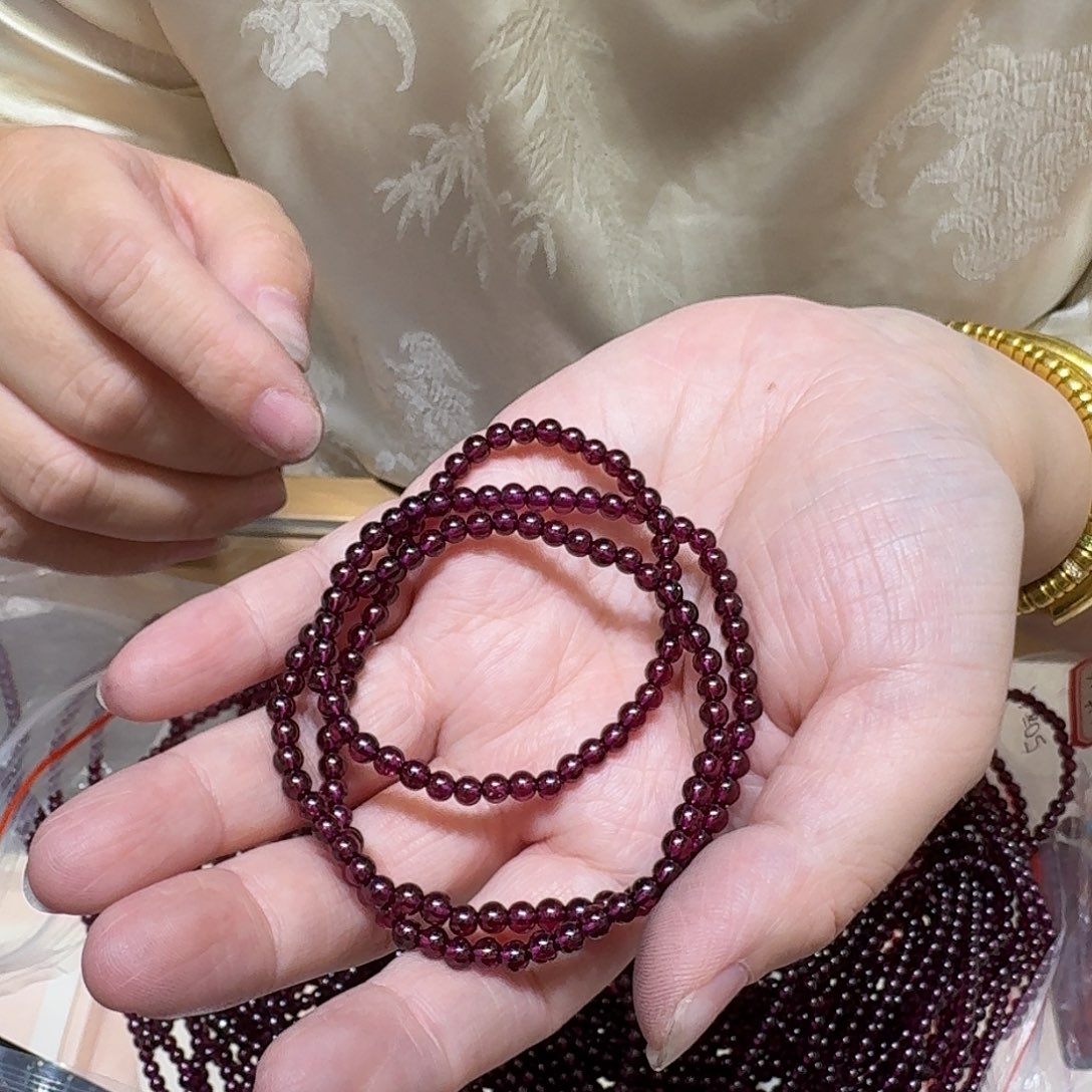 启缘珠宝紫牙乌石榴石卡4规格