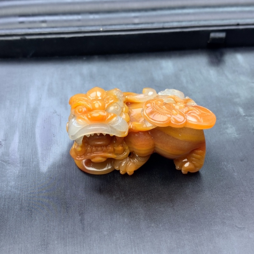 【闪购商品】石英质玉（黄龙玉）黄龙玉貔貅手把件未镶嵌不**心