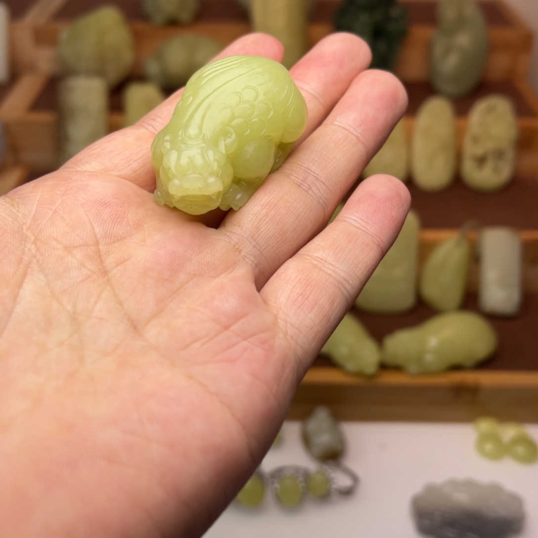 和田玉（黄玉）未镶嵌颈饰