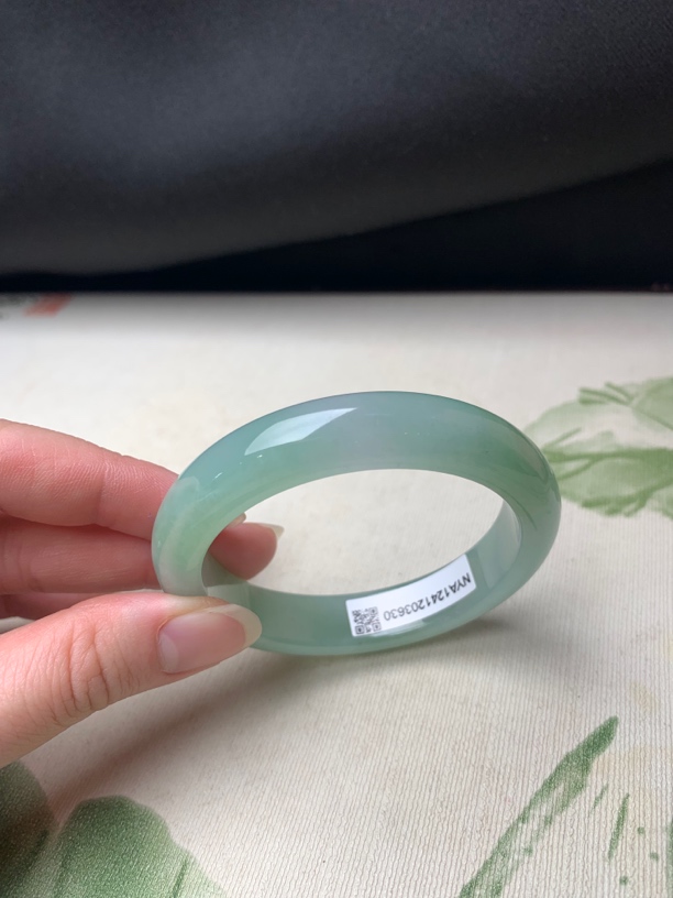 55圈口葡萄肉底色正圈天然缅甸翡翠手镯#货号3630