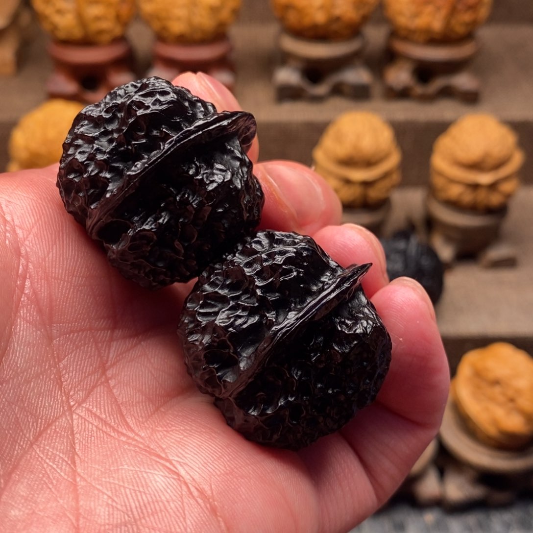 文玩核桃把件小*李铁核桃